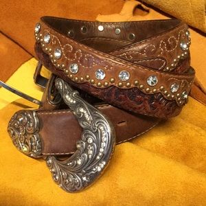 Women’s cowgirl belt